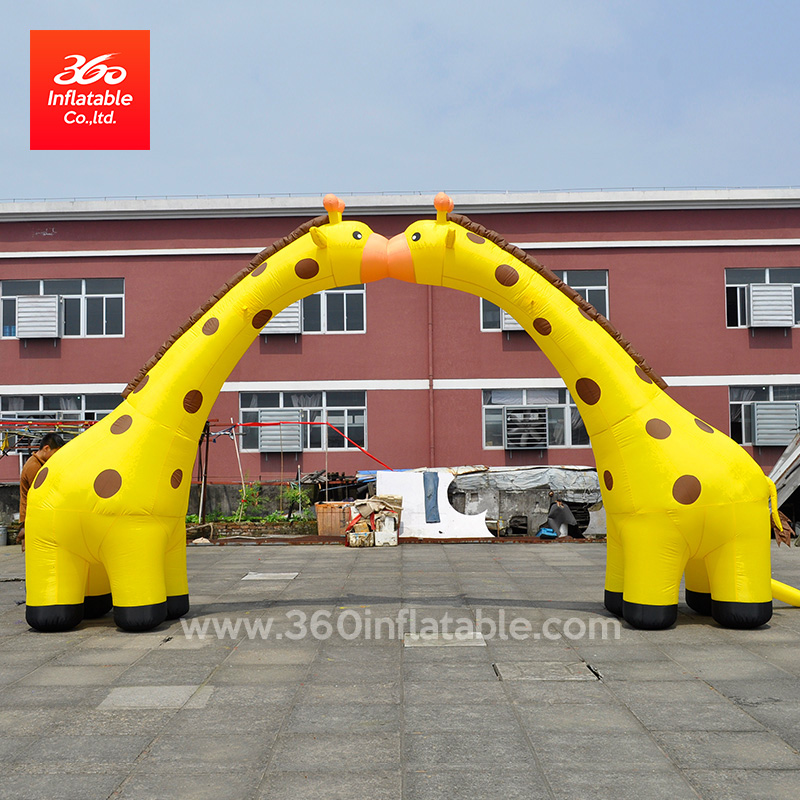 Arco de la jirafa de la publicidad de encargo de los arcos inflables de dos jirafas